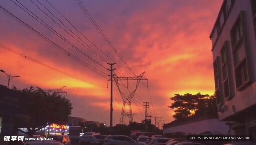 城市黄昏绚丽天空美景