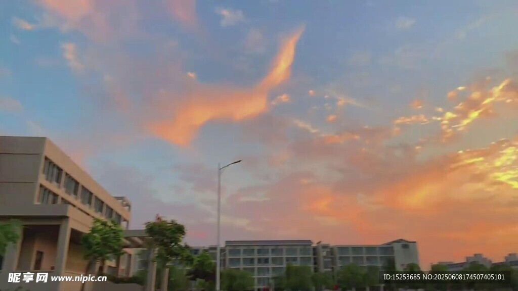 校园黄昏美景