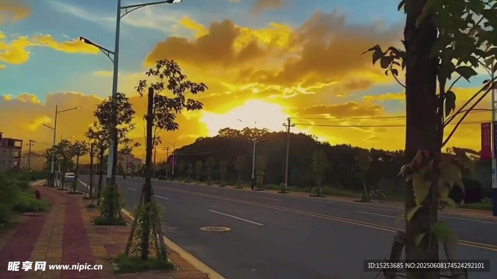 黄昏街道美景