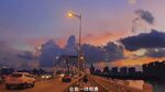 黄昏下的城市道路景观