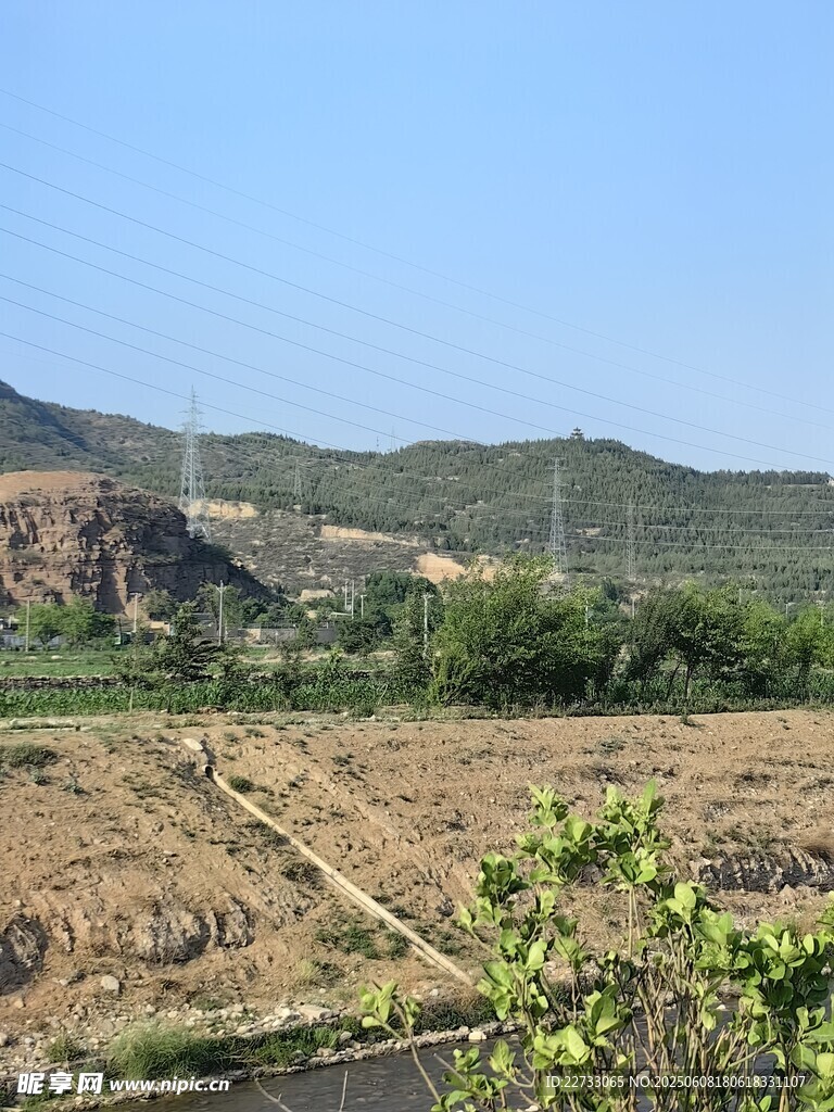 远山近景绿意