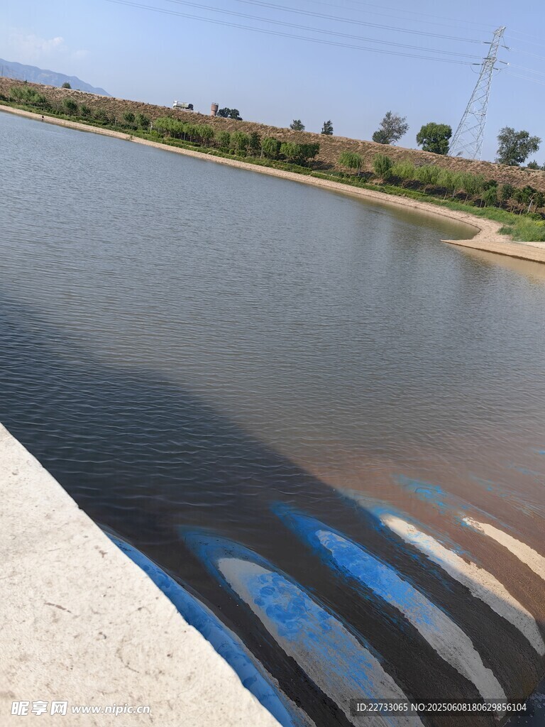 河边水坝景观