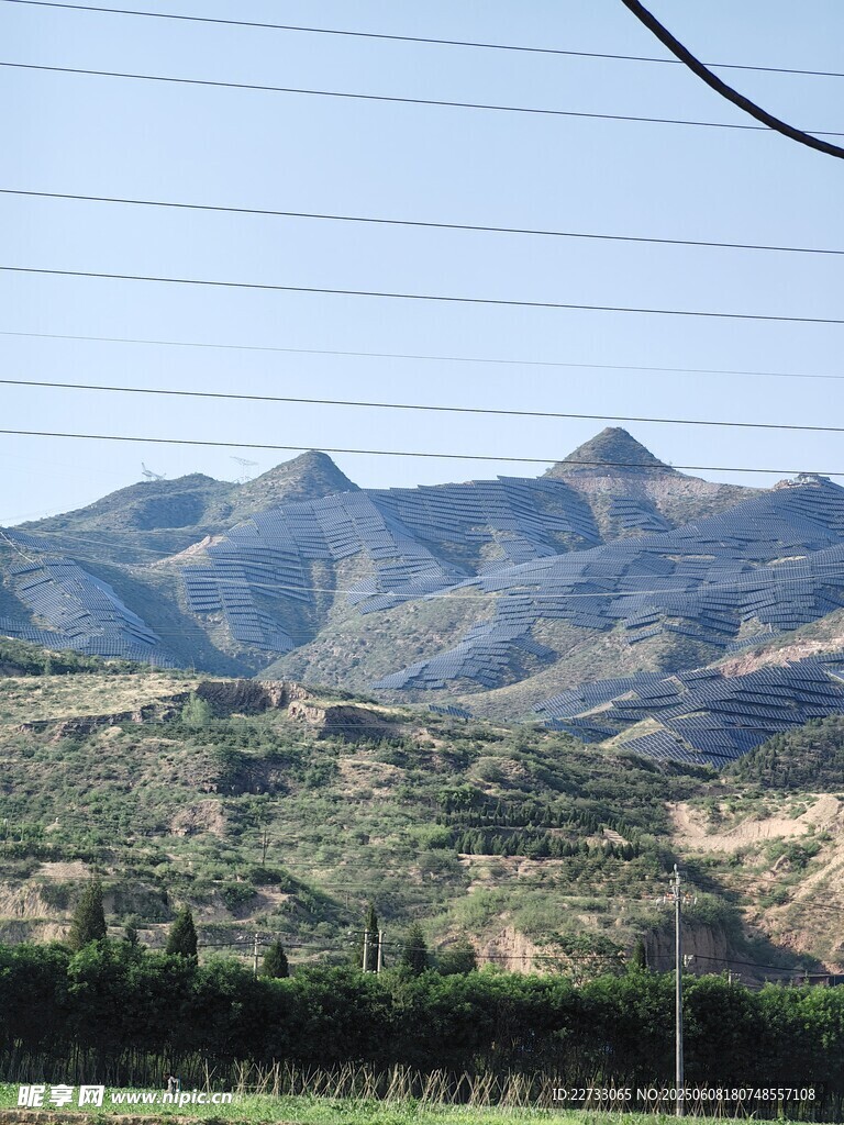 壮丽山景图