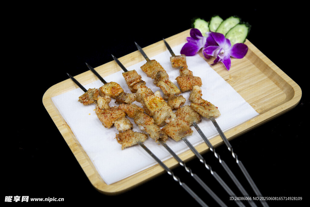 美味烤肉串摆盘精致