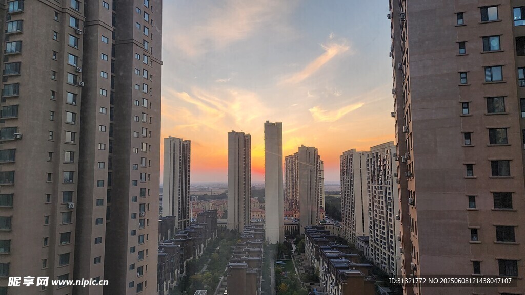城市黄昏高楼景观