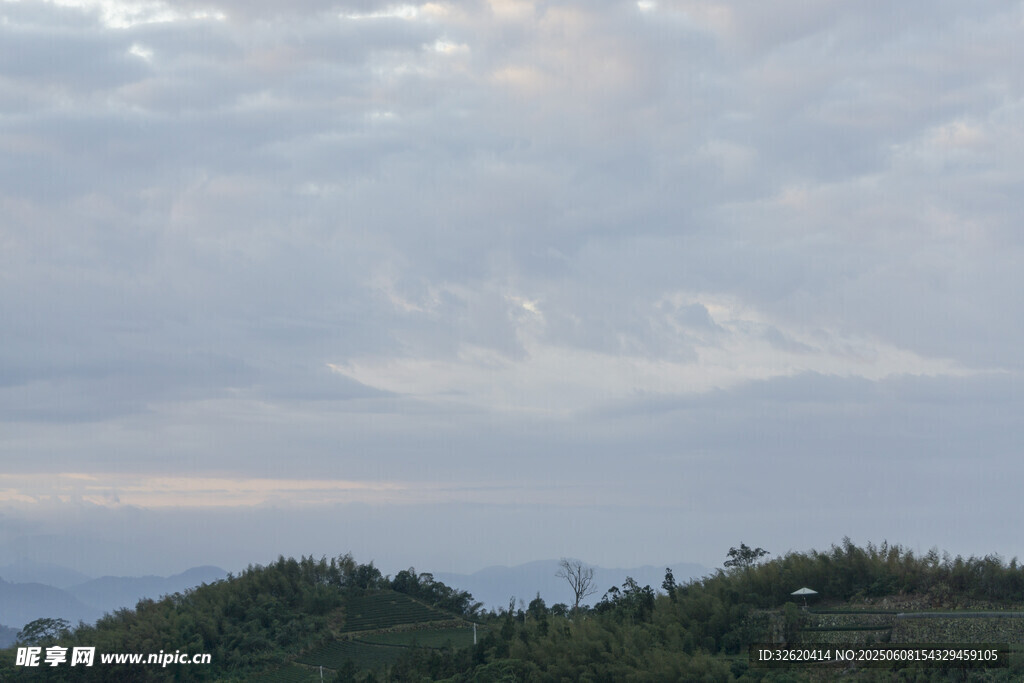 山峦 云海 