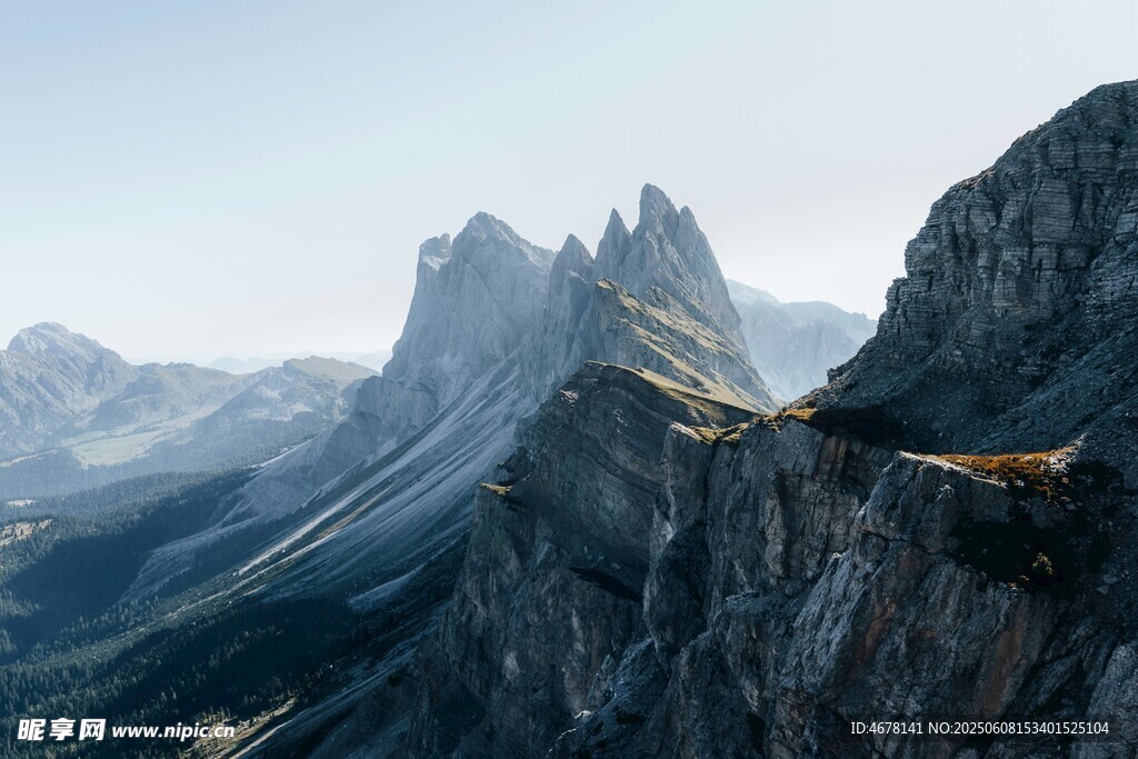 巍峨壮丽的高山景致