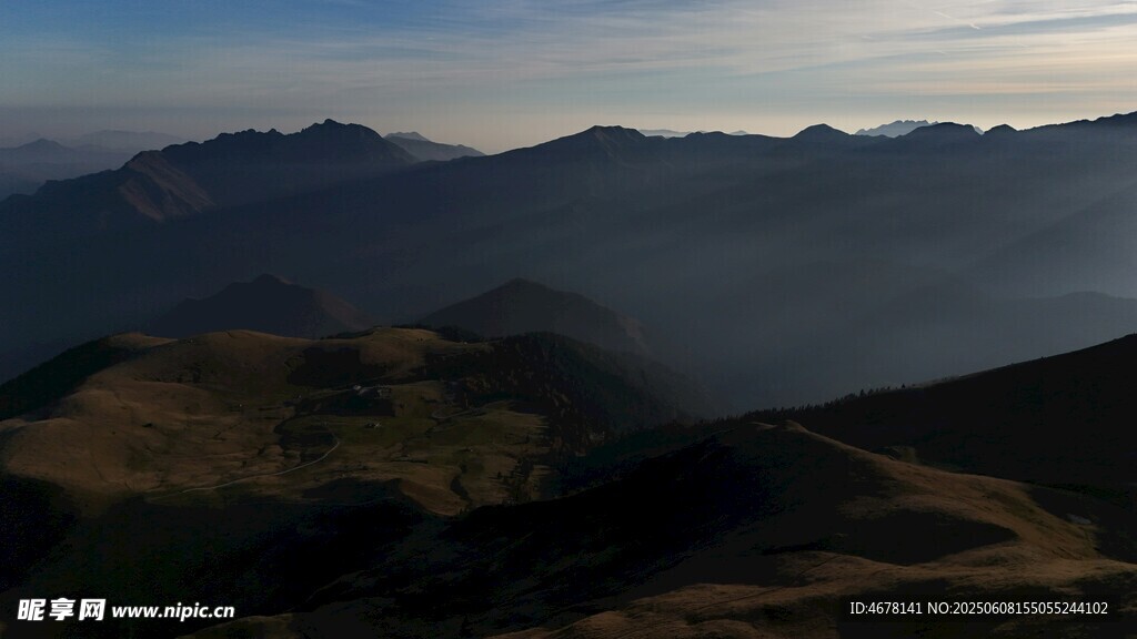 壮丽山峦风景