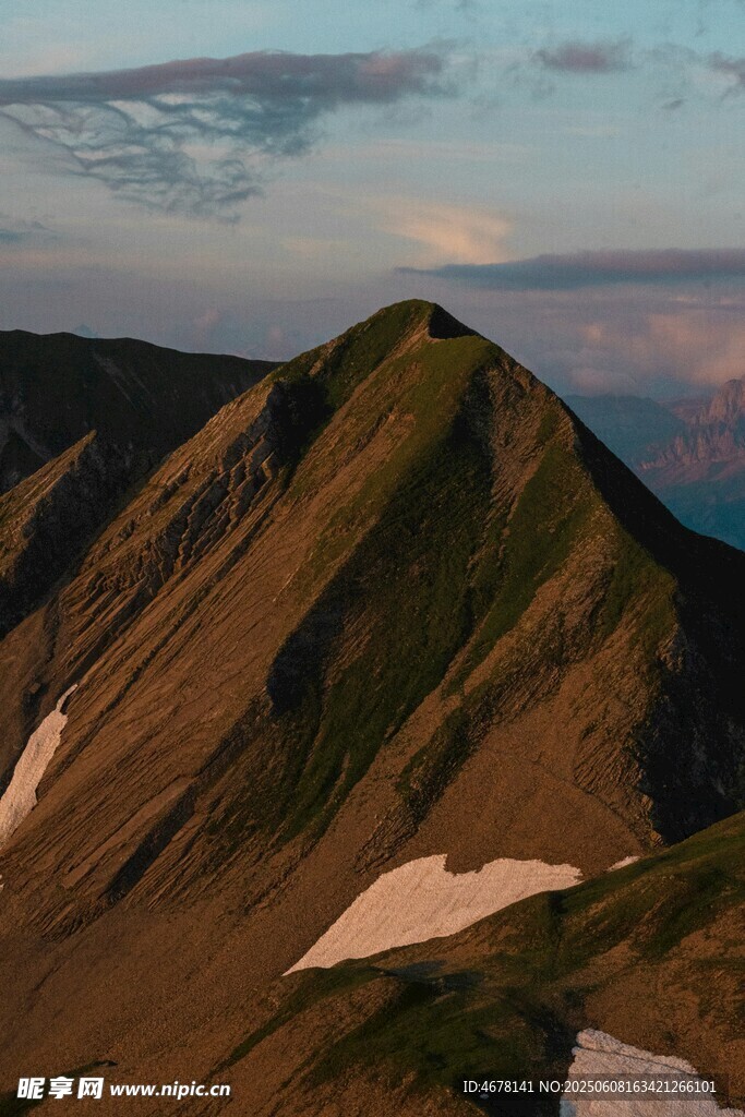 壮丽山峦美景