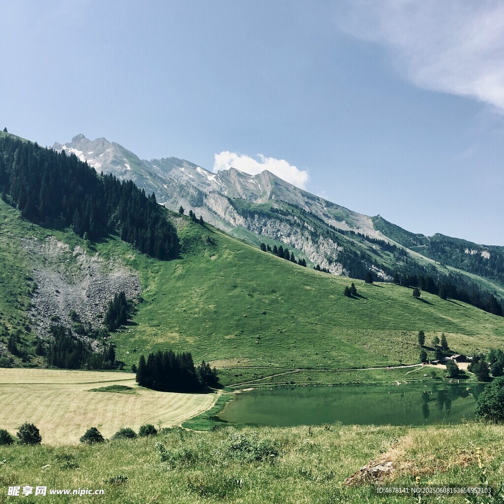 青山绿野间的秀丽风光