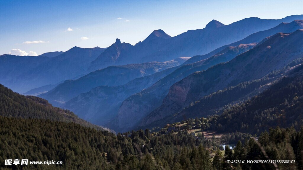 壮丽山峦风景