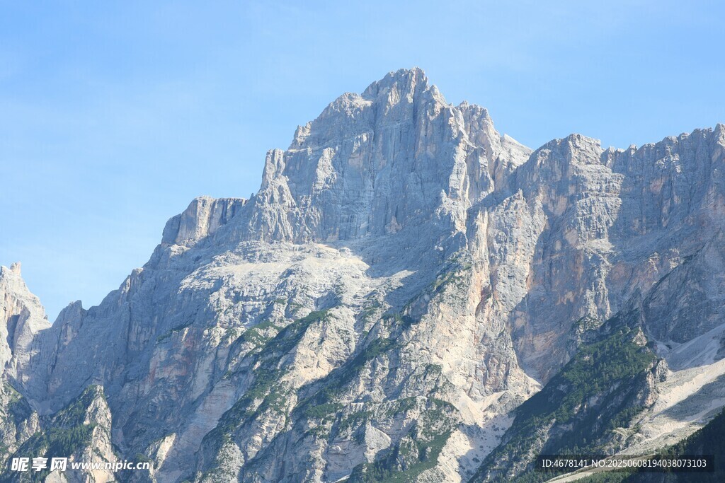 巍峨壮丽的高山景观