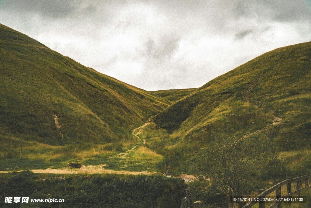 山间绿野美景