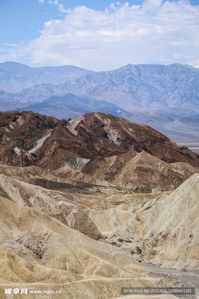 荒凉壮美沙漠山脉景观