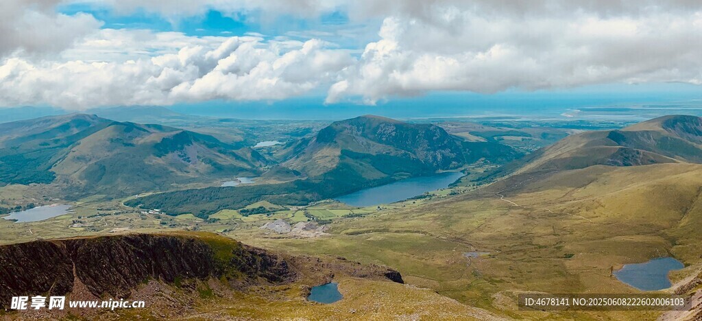 壮丽辽阔的高山草原景观