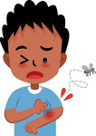 男孩被蚊虫叮咬面露痛苦