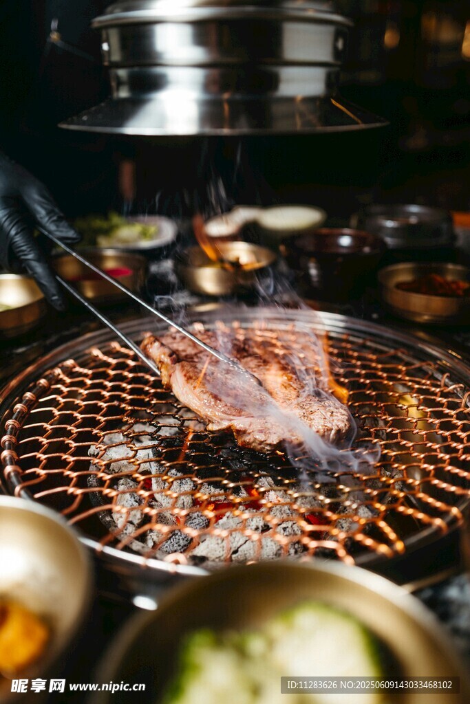 炭火上的美味烤肉
