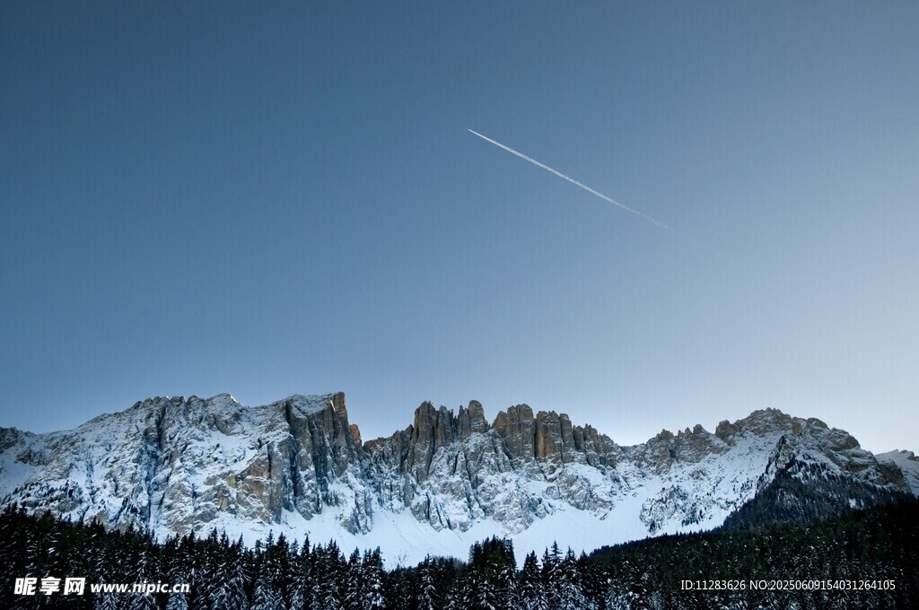 雪山壮丽风光