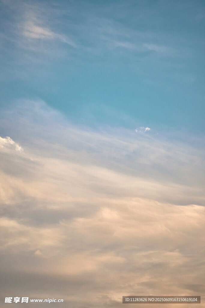 天空中的绚丽云彩