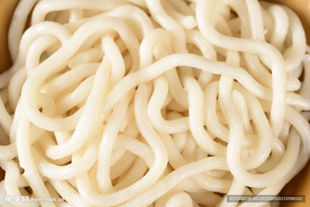 新鲜美味的手工面条
