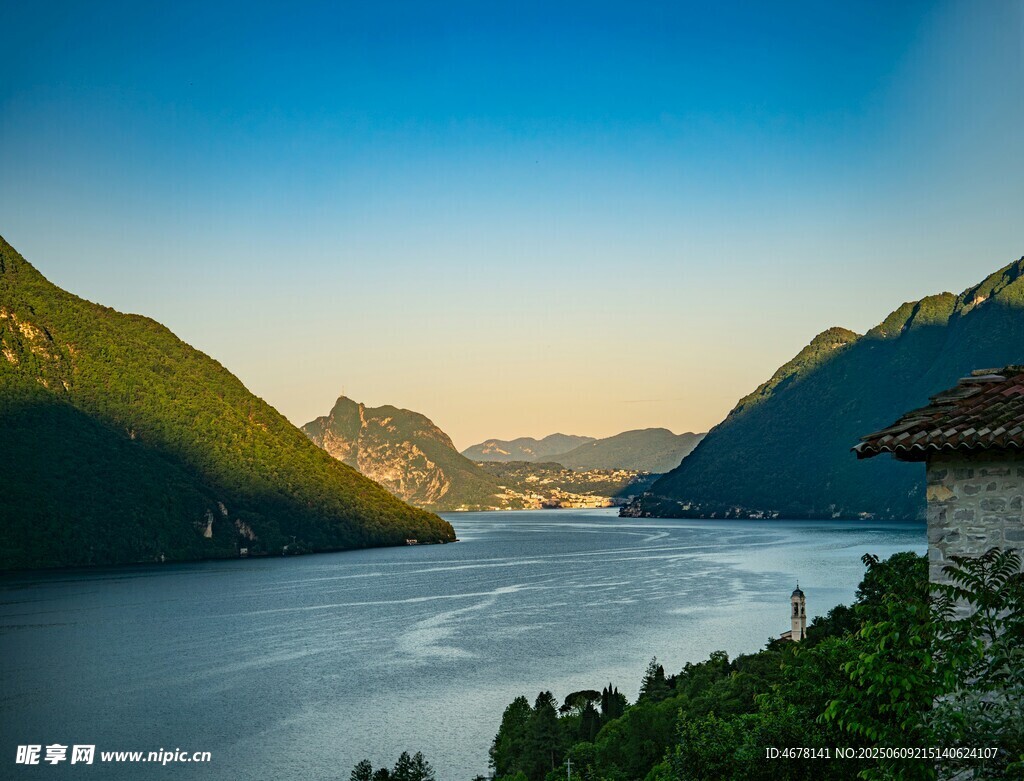 湖畔山景 静谧自然风光