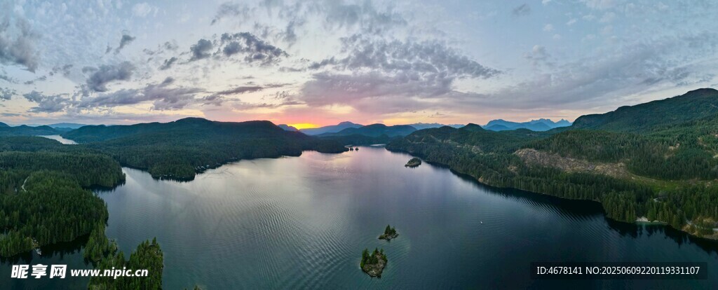 湖畔黄昏美景