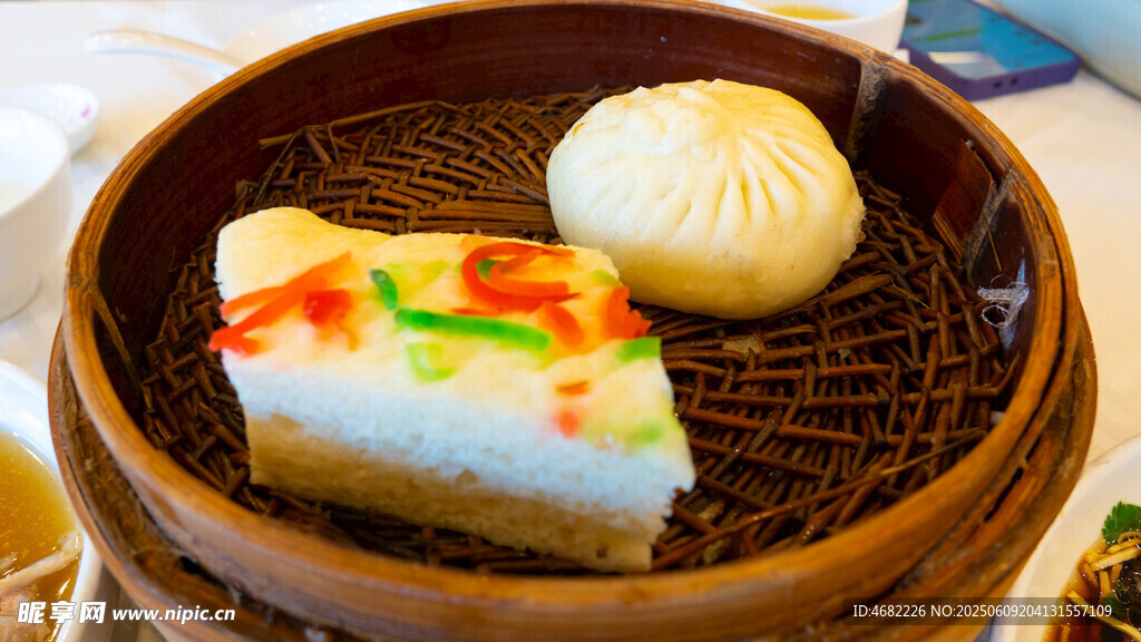 扬州美食三丁包油糕