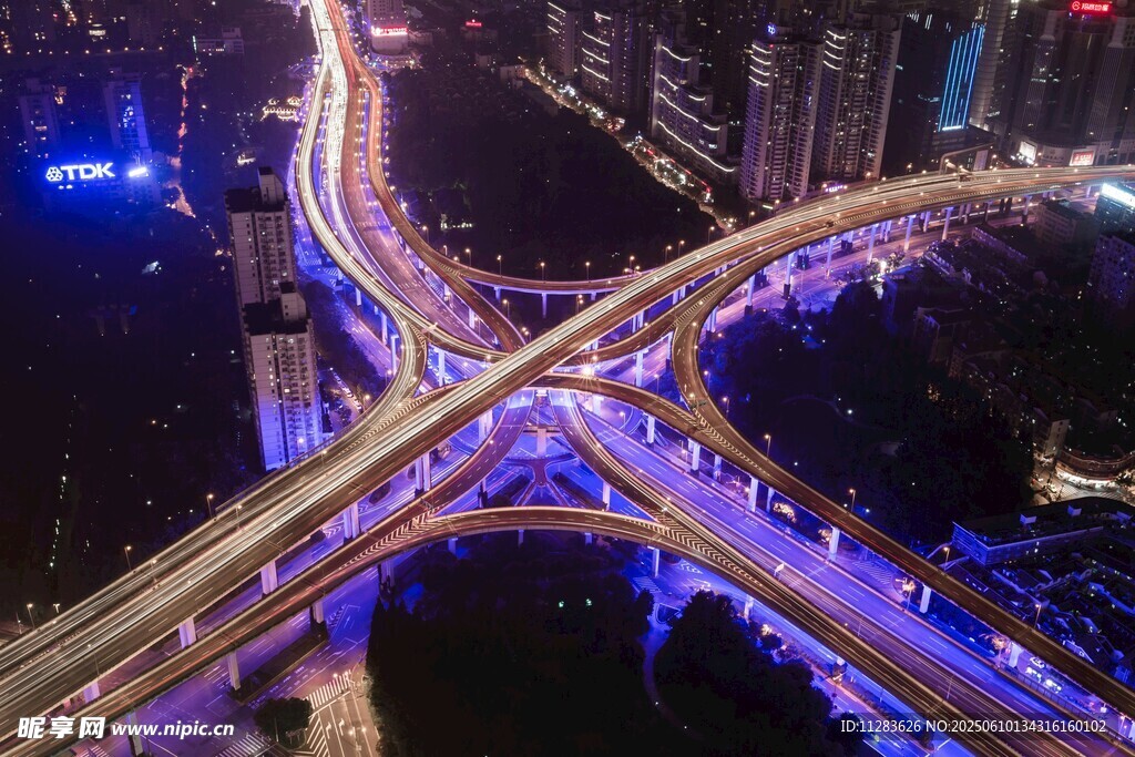 城市立交桥璀璨夜景