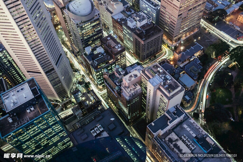 城市夜景俯瞰图