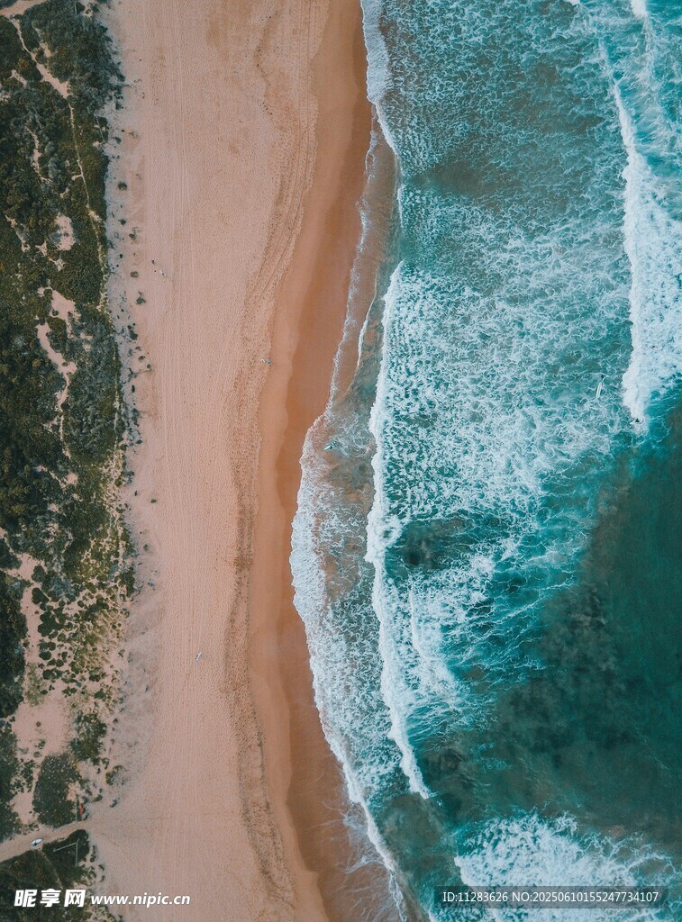 俯瞰美丽海岸线