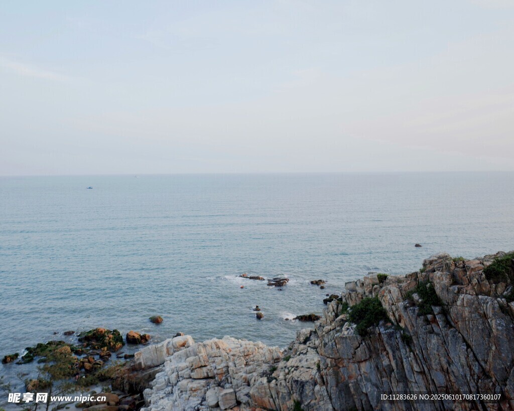 海边岩石景致