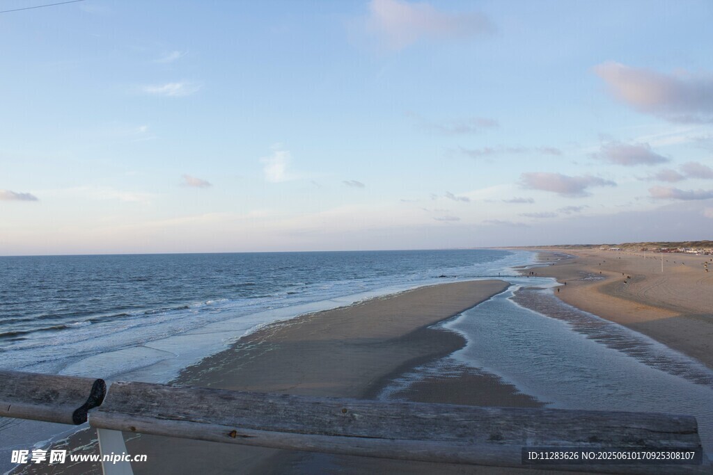 宁静海滩