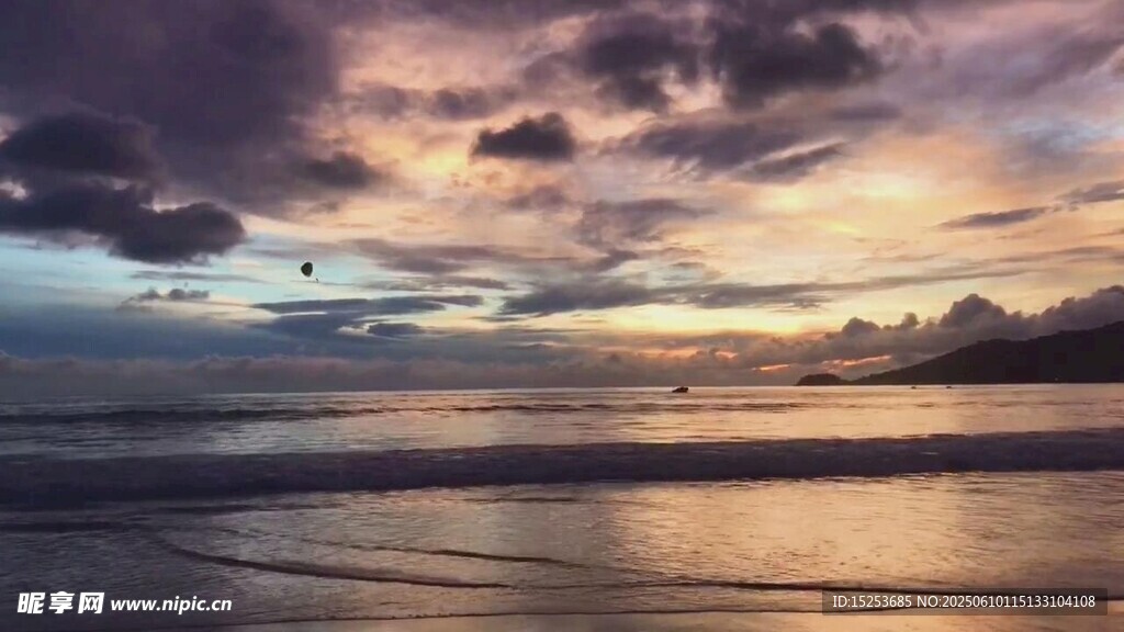 海边绚丽晚霞美景
