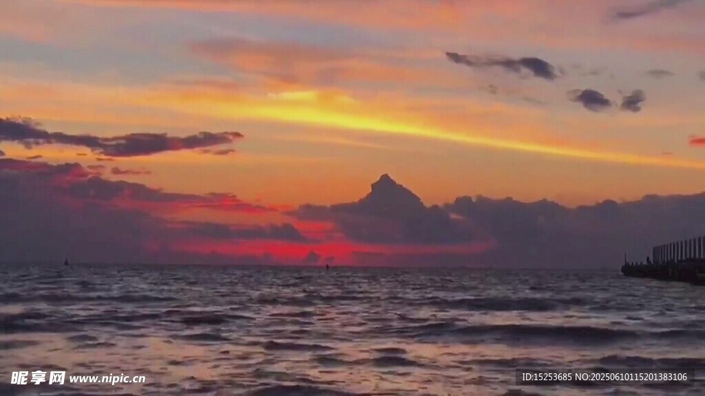 海上日落美景