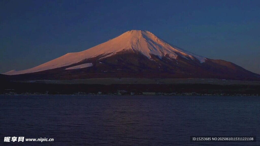 富士山暮色美景