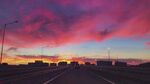 绚丽晚霞下的空旷道路