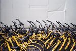 整齐排列的共享单车