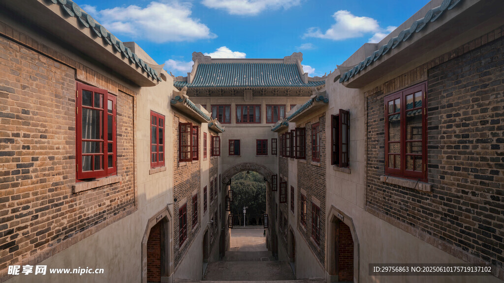 古巷中的中式传统建筑