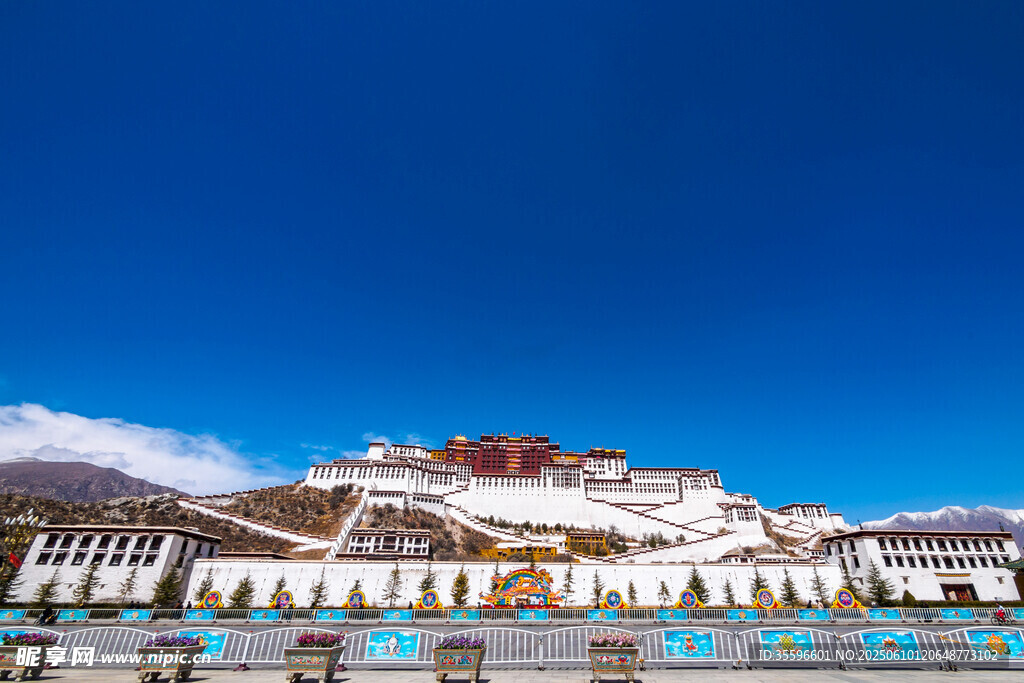 布达拉宫壮丽景观