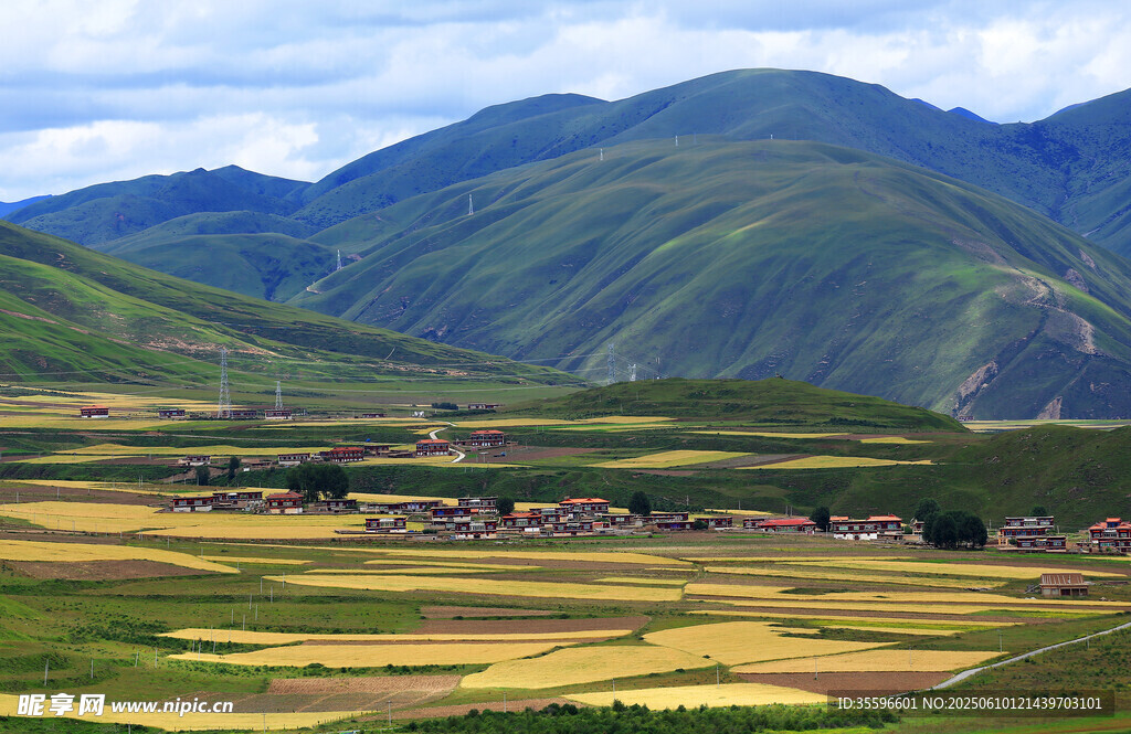 田园山峦美景