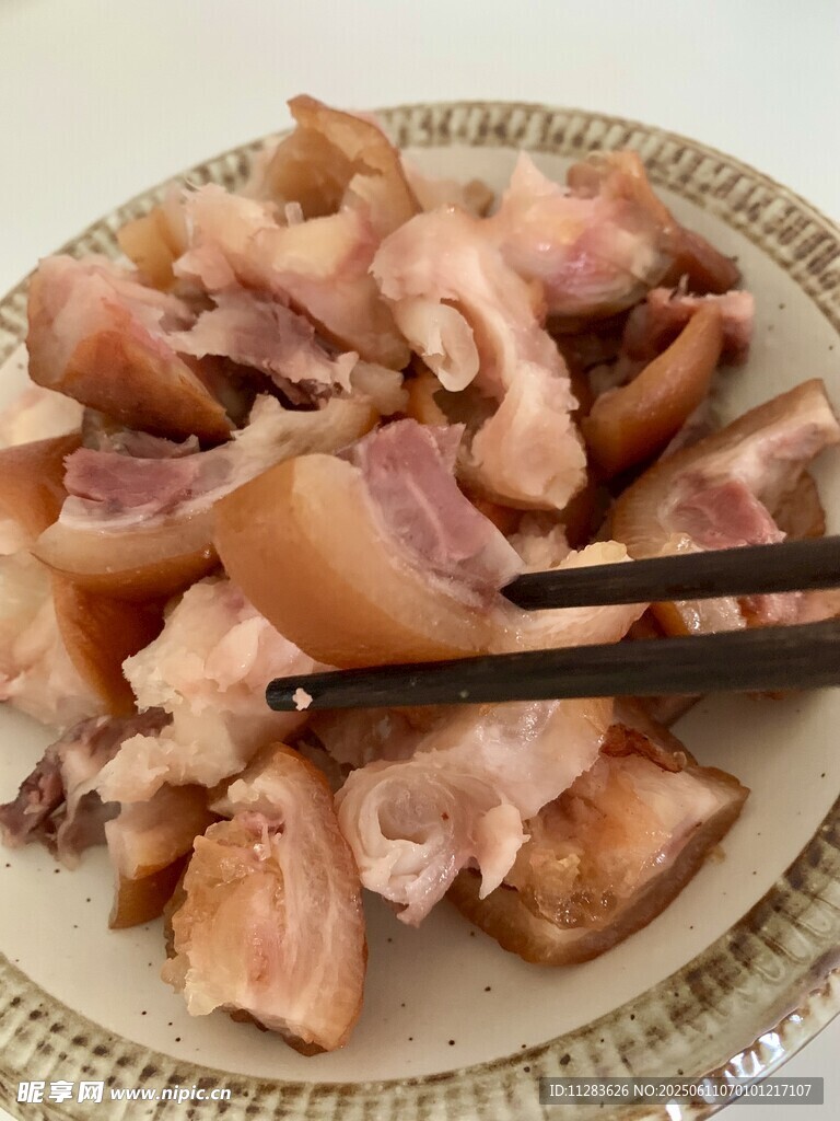美味卤猪蹄