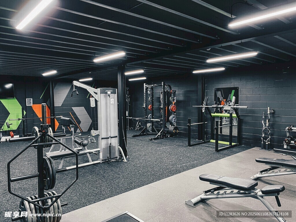 现代健身房内景展示
