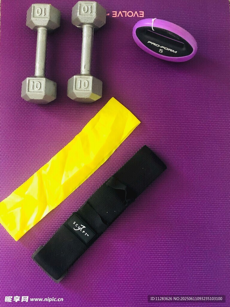 健身器材组合展示
