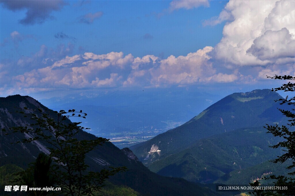 山间云海美景