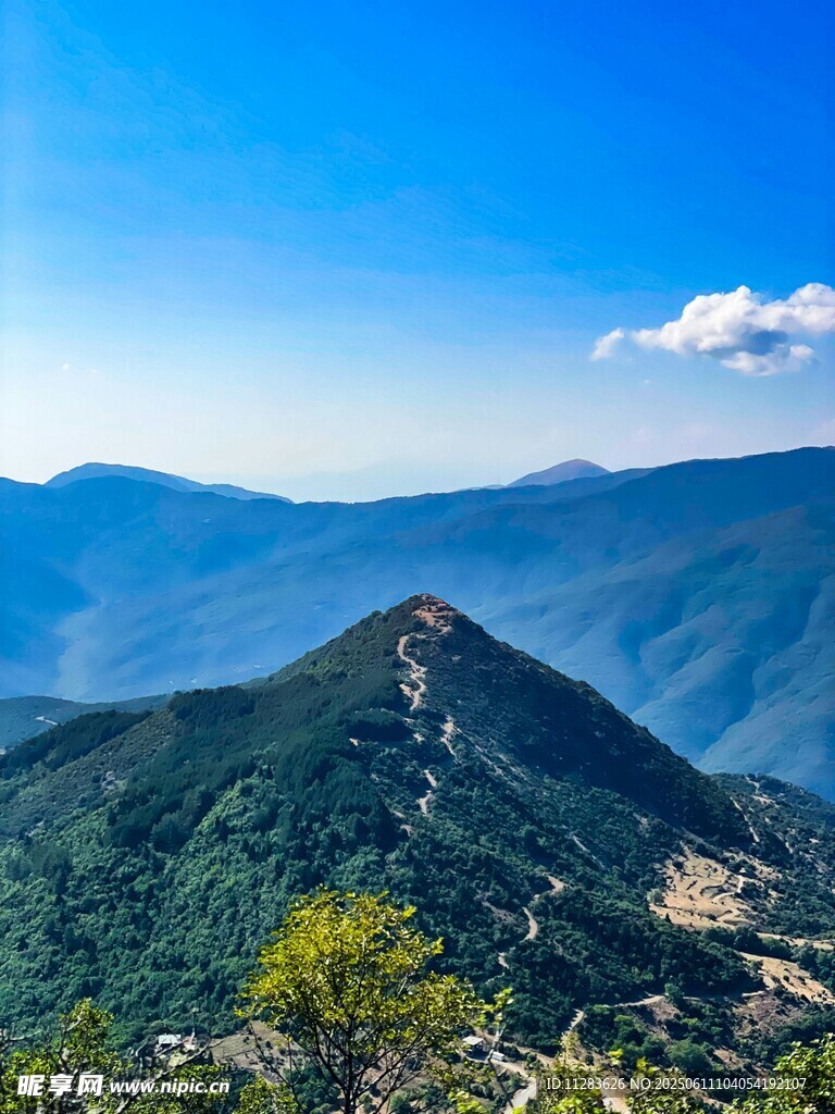 壮丽山峦美景