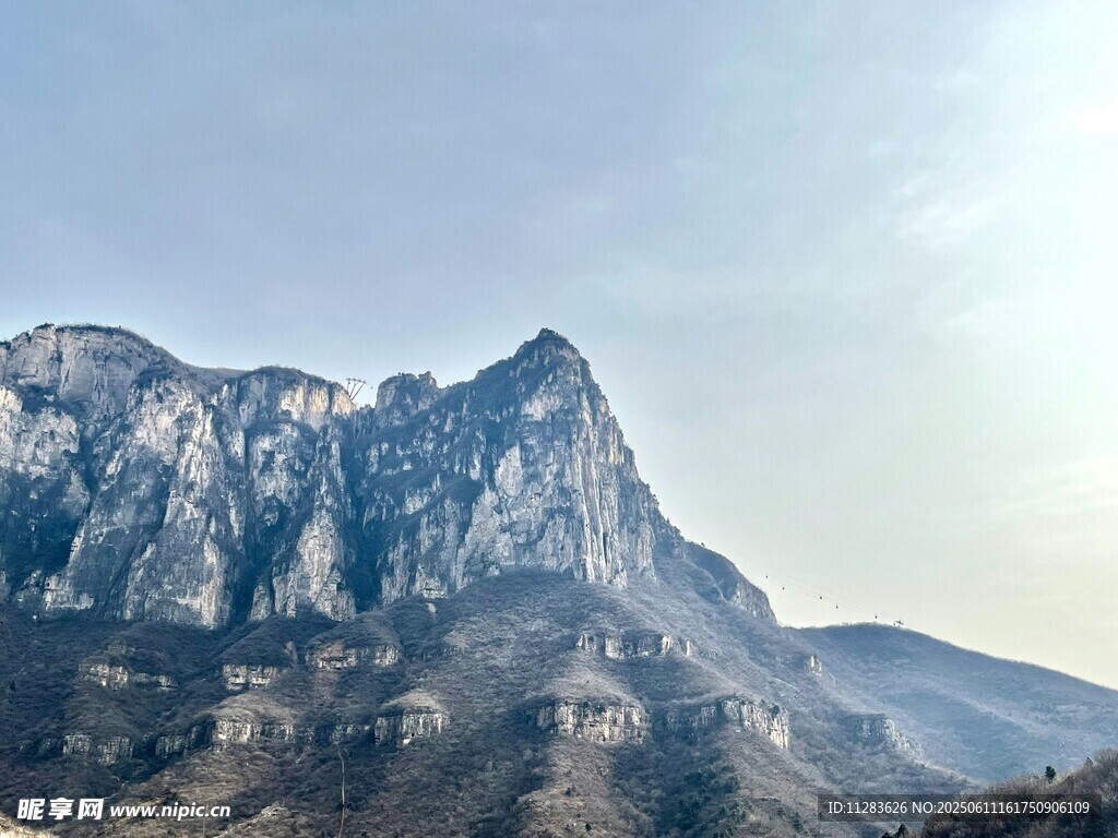 巍峨壮丽的高山景观