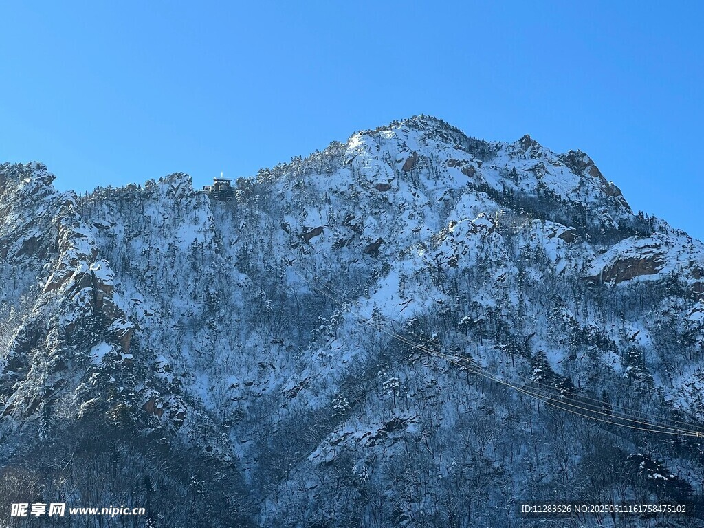 雪山壮丽景致