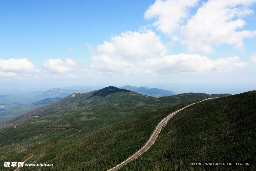 山间公路美景