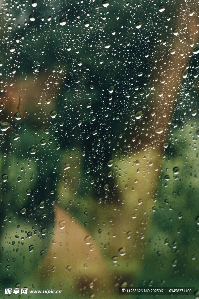 雨中窗景