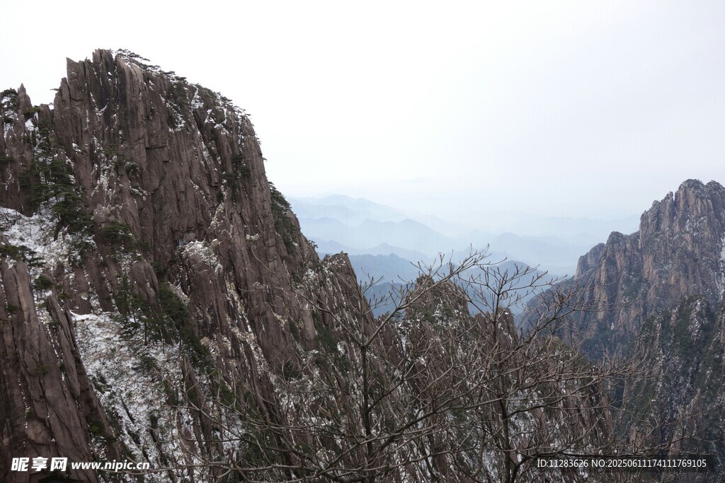 巍峨壮丽的高山景观